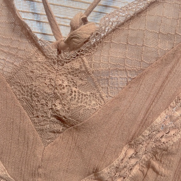 American Eagle Trimmed Cami Top - light mauve - Picture 2 of 8